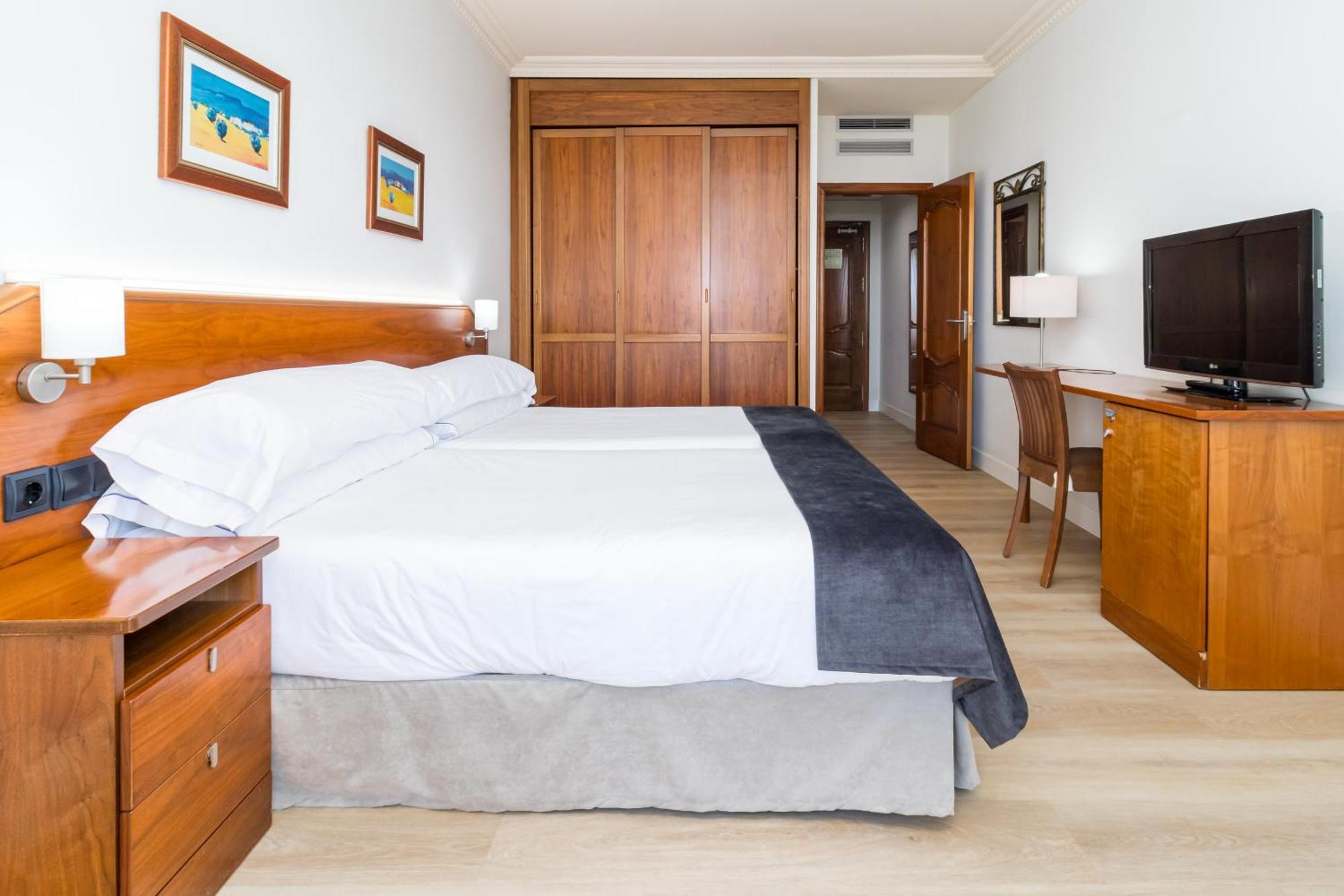 Hotel Milagros Golf Mogro Esterno foto