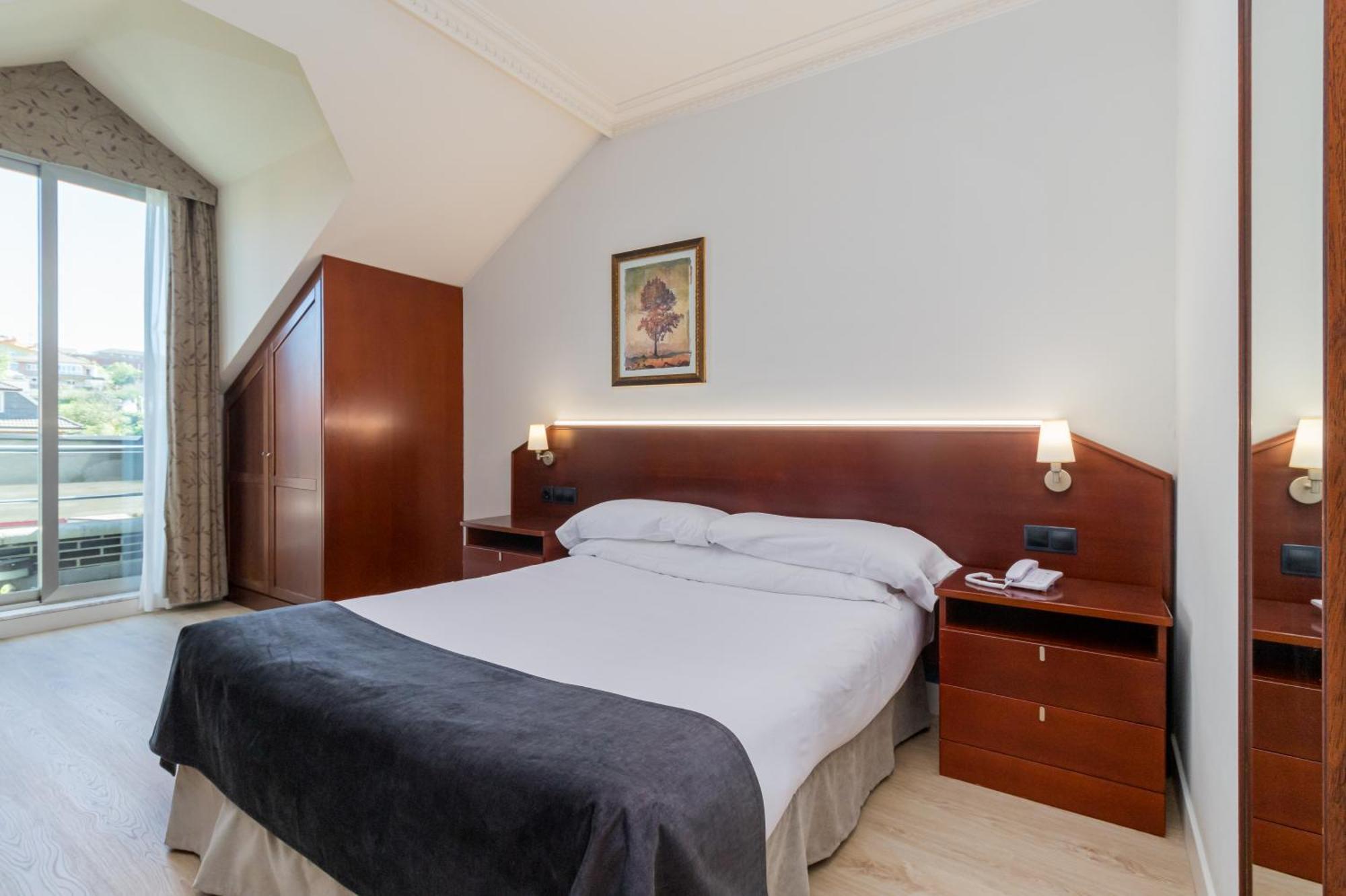 Hotel Milagros Golf Mogro Esterno foto